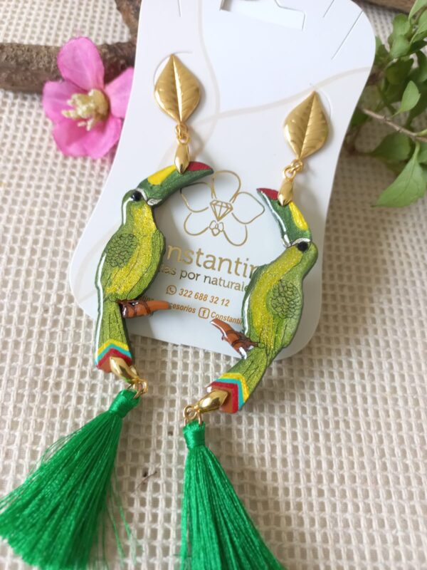 Aretes Tucán Verde con Borlas